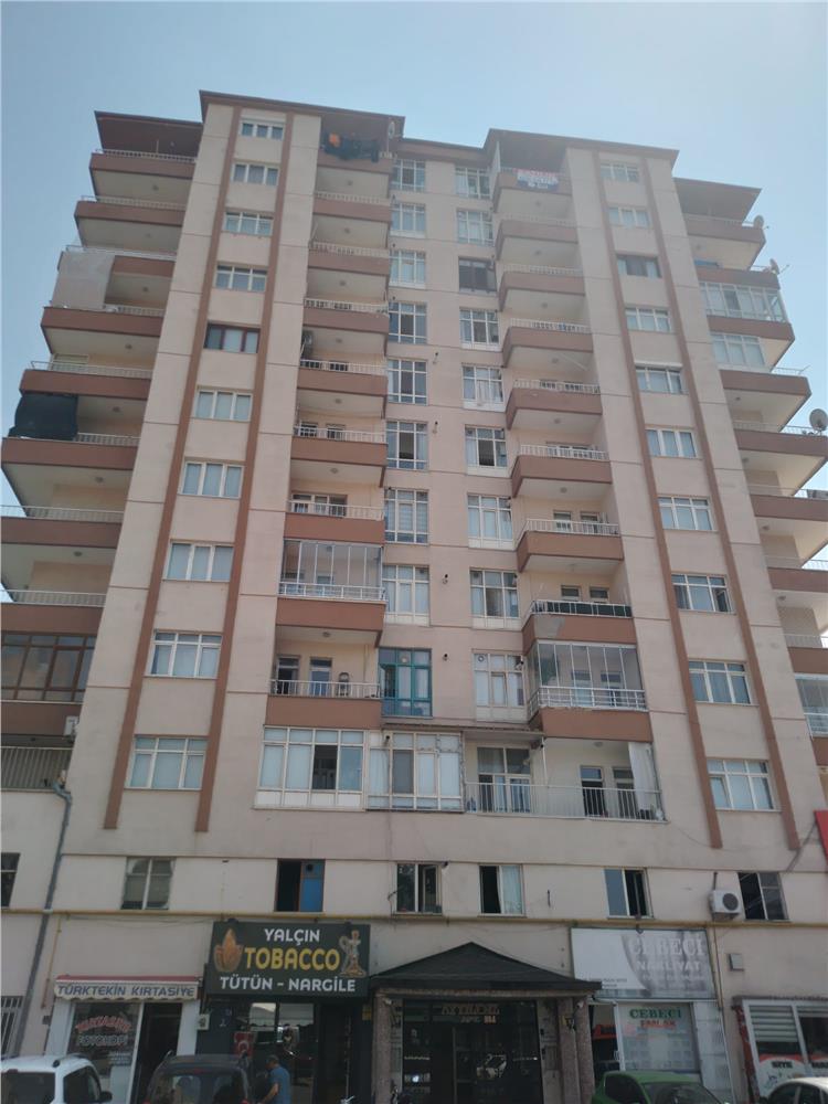 FEZA/ OSMAN KAVUNCU MAHALLESİ MERKEZİ KONUMDA SATILIK 3+1 DAİRE